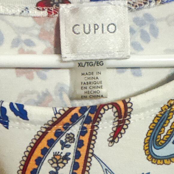 Cupio Tops - CUPIO Women's Top XL White Paisley Print Round Neck Short Sleeve Pullover